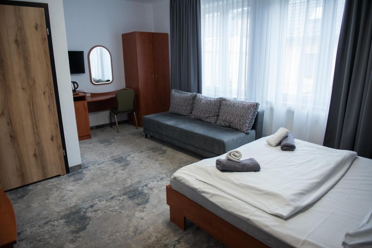 Hotel Paradiso Suchedniów Екстериор снимка