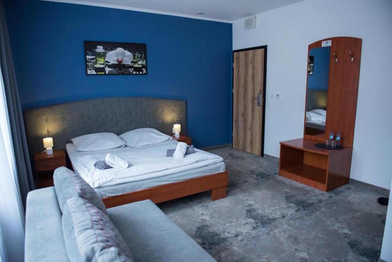 Hotel Paradiso Suchedniów Екстериор снимка