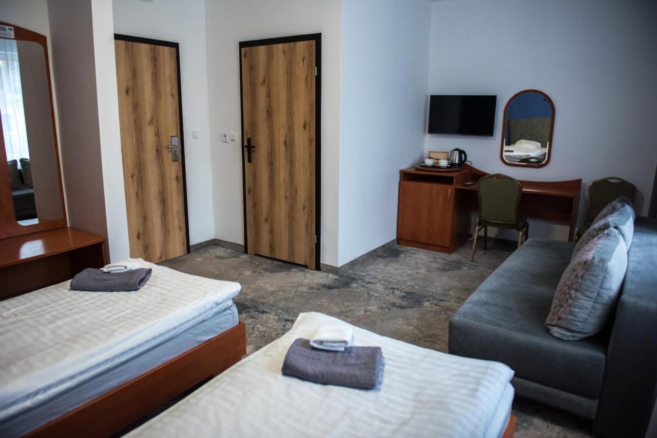 Hotel Paradiso Suchedniów Екстериор снимка