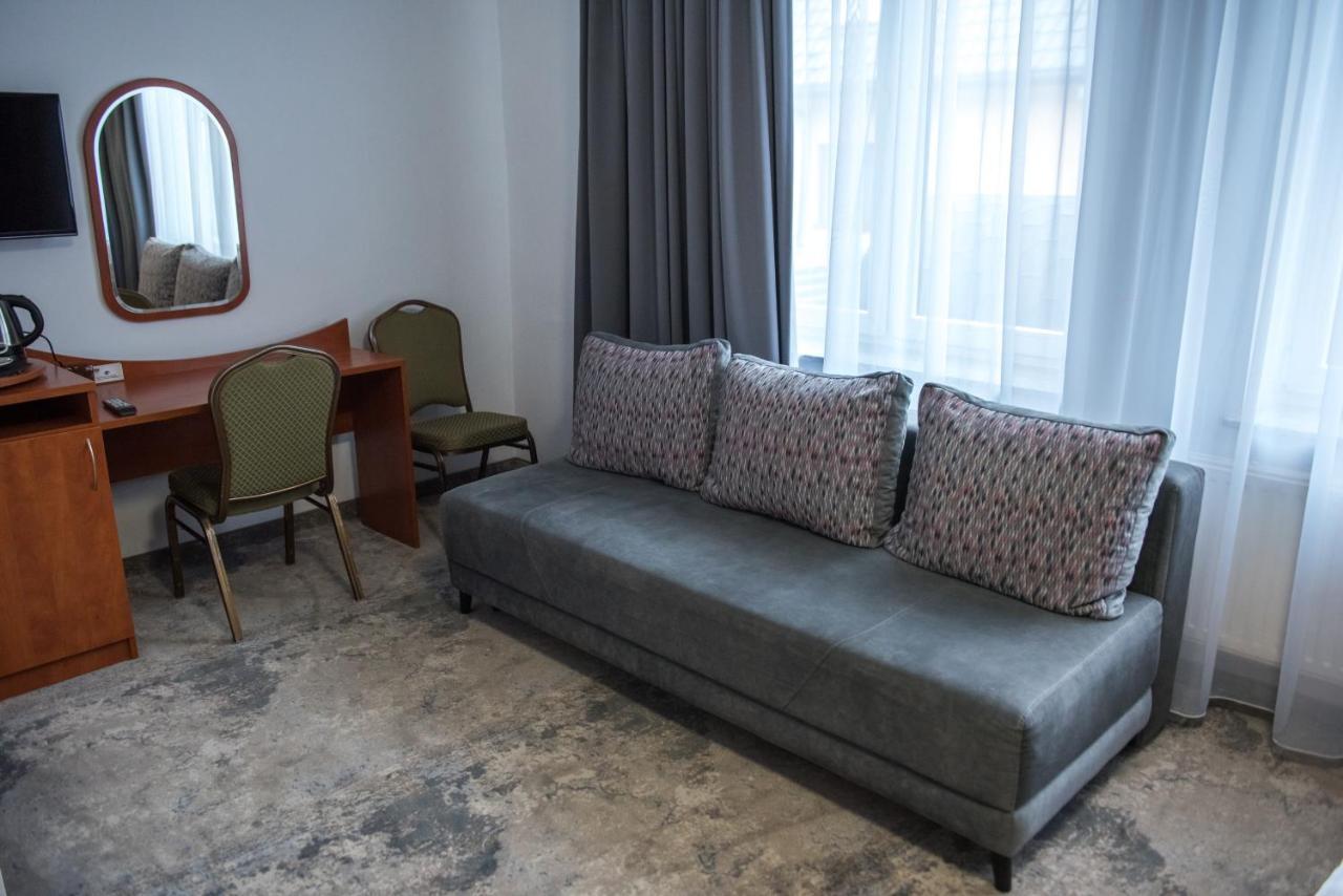 Hotel Paradiso Suchedniów Екстериор снимка