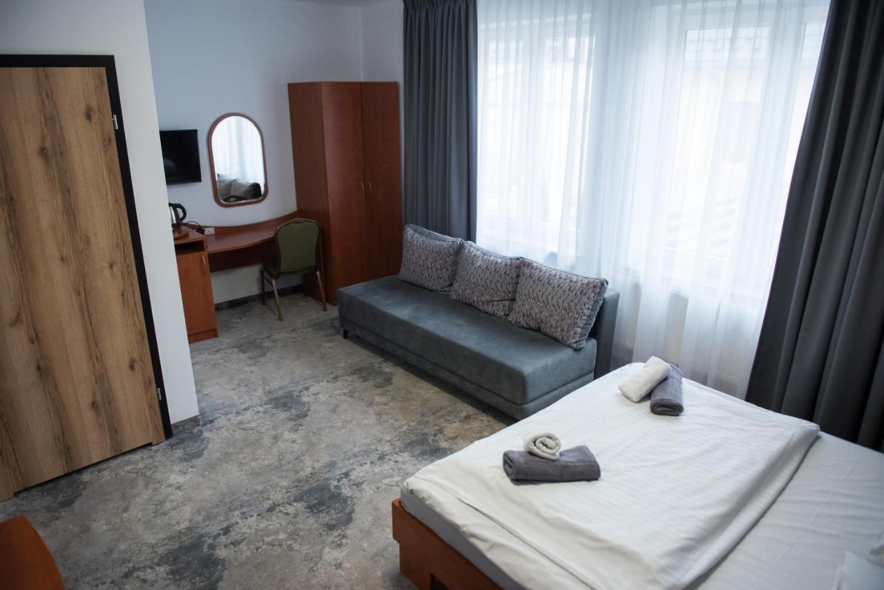 Hotel Paradiso Suchedniów Екстериор снимка