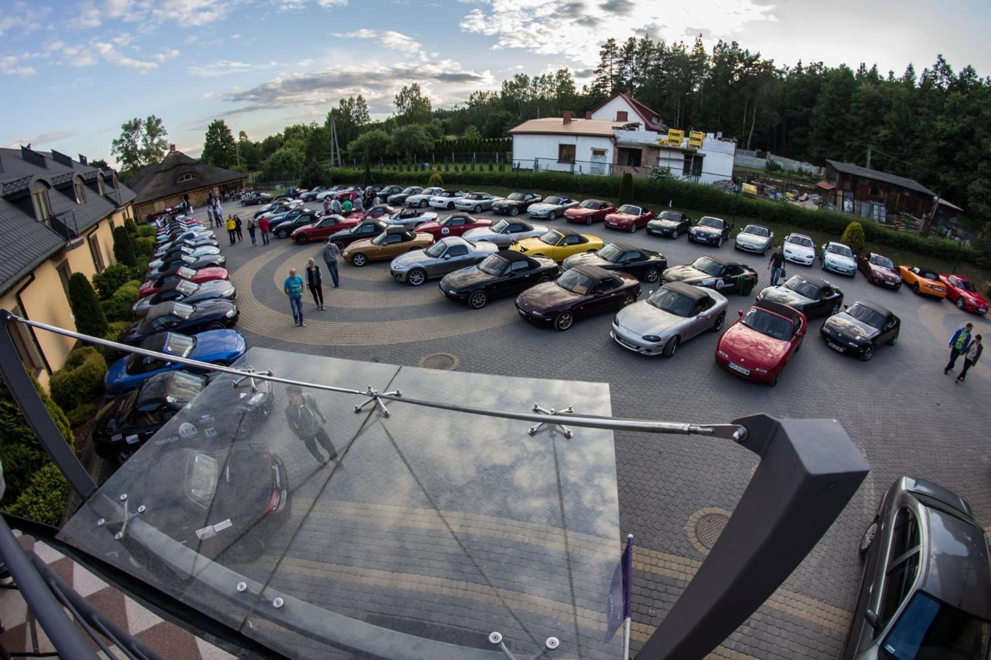Hotel Paradiso Suchedniów Екстериор снимка