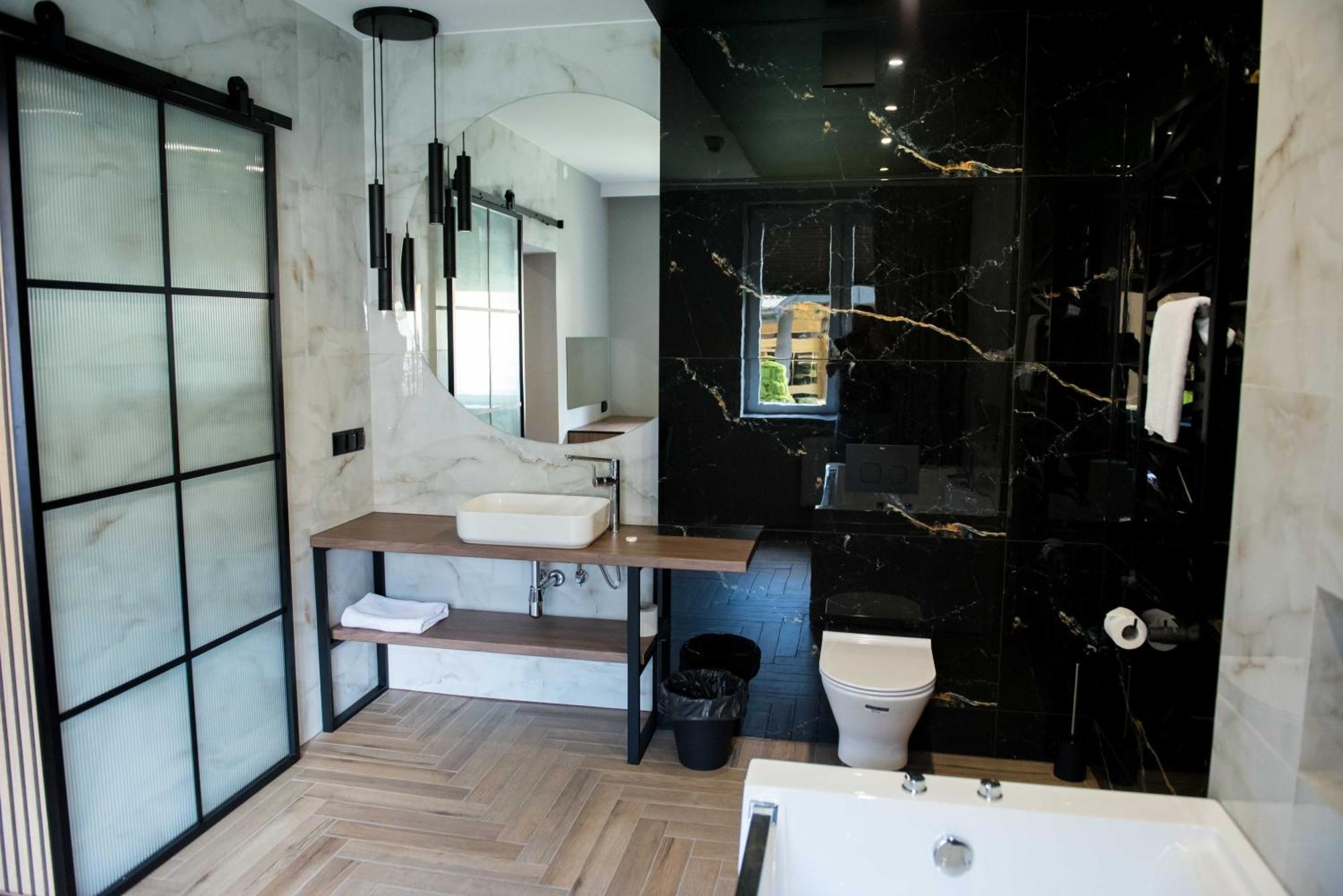 Hotel Paradiso Suchedniów Екстериор снимка