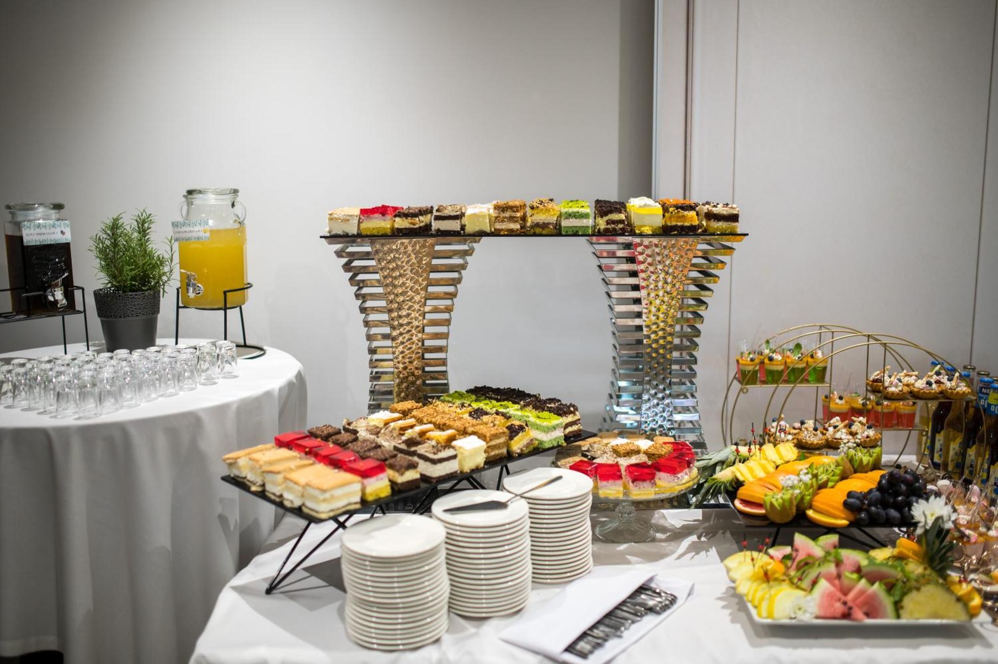 Hotel Paradiso Suchedniów Екстериор снимка