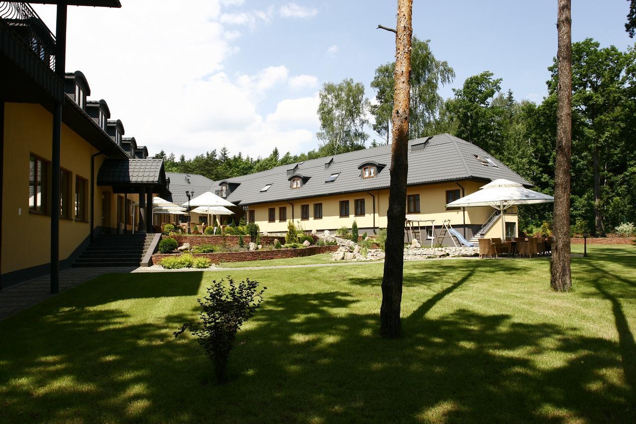 Hotel Paradiso Suchedniów Екстериор снимка