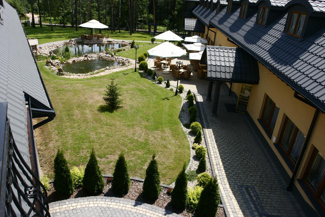 Hotel Paradiso Suchedniów Екстериор снимка