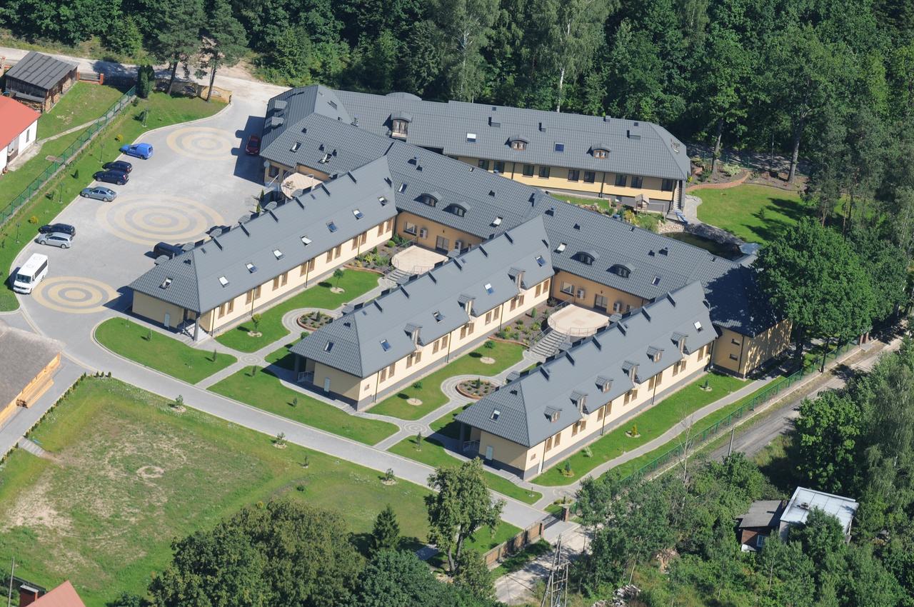 Hotel Paradiso Suchedniów Екстериор снимка