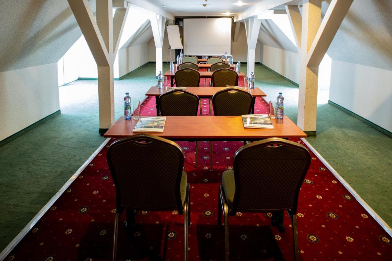 Hotel Paradiso Suchedniów Екстериор снимка
