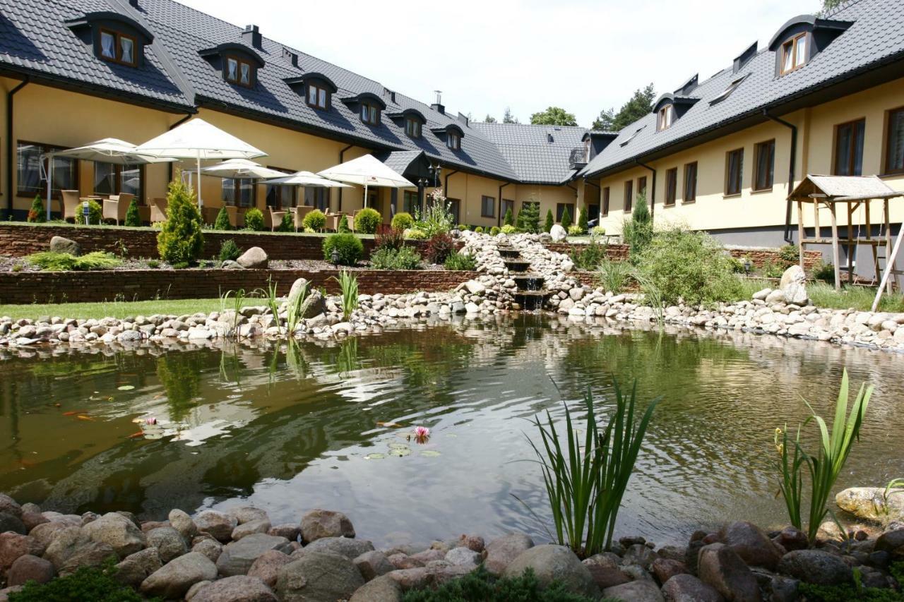 Hotel Paradiso Suchedniów Екстериор снимка