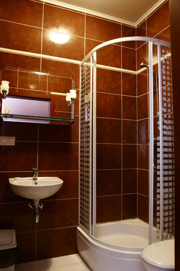 Hotel Paradiso Suchedniów Екстериор снимка