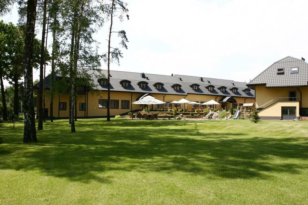 Hotel Paradiso Suchedniów Екстериор снимка